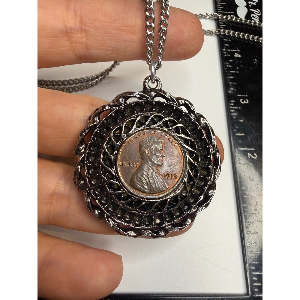 1979 Lincoln Penny Crest Reversible Pendant Necklace Silver Tone Lion Motto